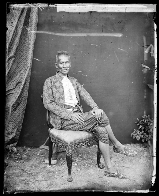 A Siamese nobleman, photo by John Thomson, circa 1865. Courtesy of the Wellcome Library.