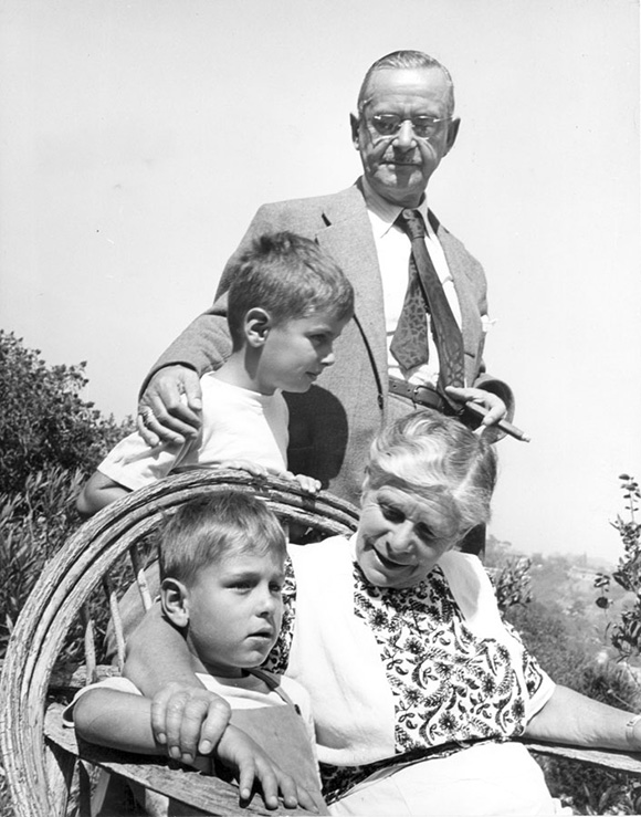 Thomas and Katia Mann with their grandchildren