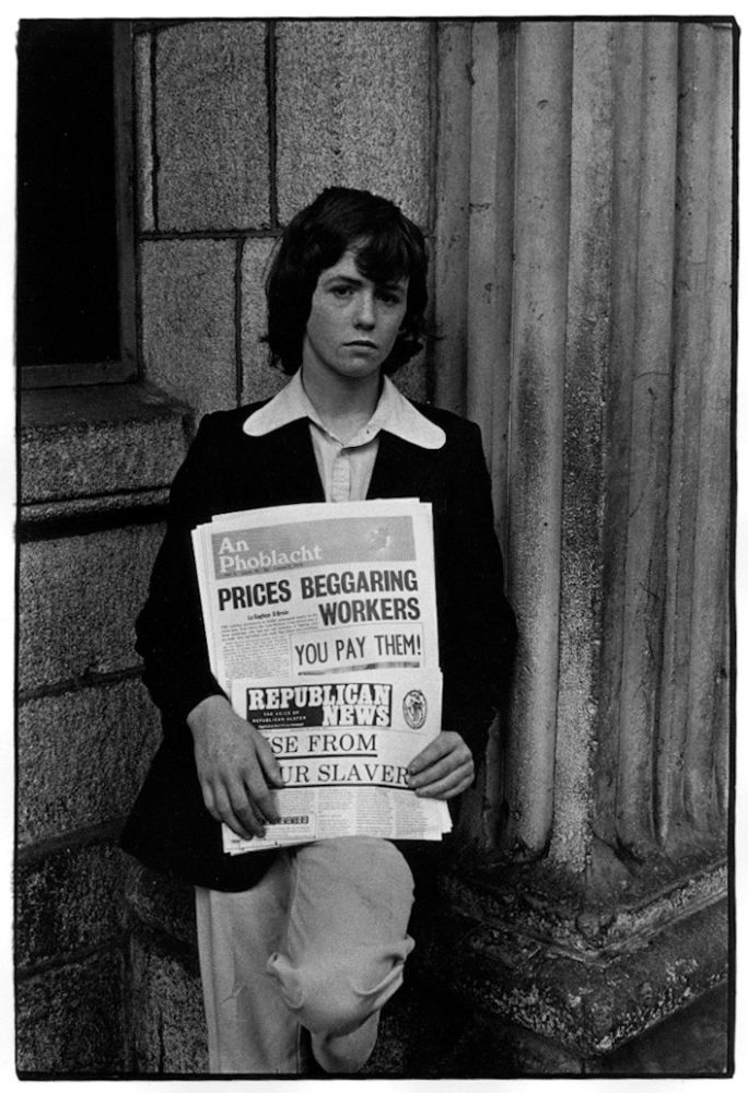 William Gedney, Boy selling newspapers, 1974